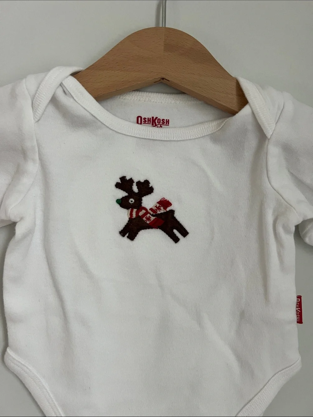 OshKosh B'gosh | White Long-Sleeve Bodysuit with Reindeer Applique Size 0-3M
